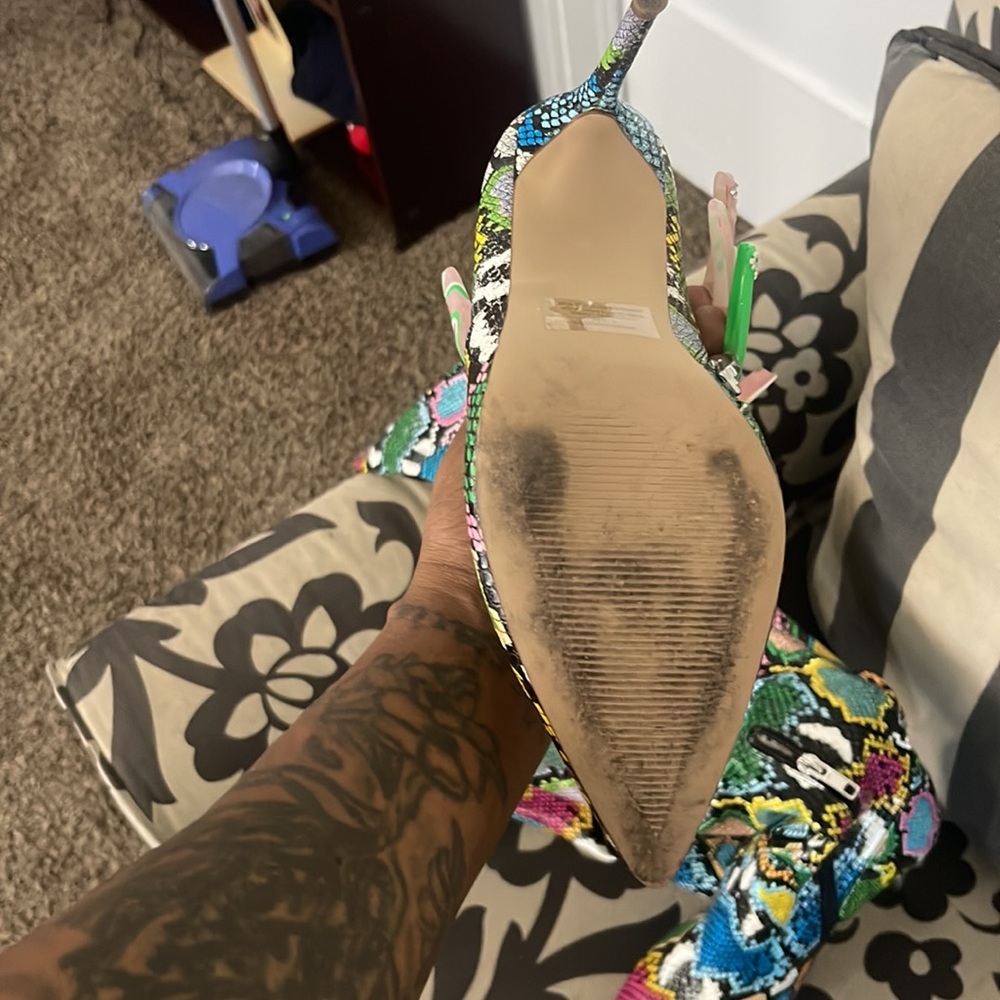 Heels - Picture 3 of 5